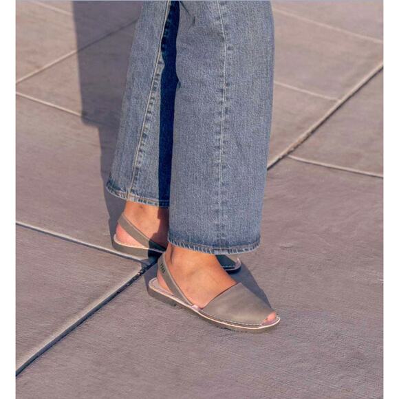 Pons Classic Style Women Gray - Picture 2 of 6